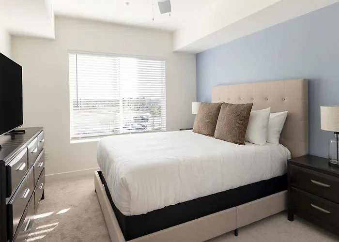 Apartment Landing Spectacular 2Bd Pool Clubhouse *