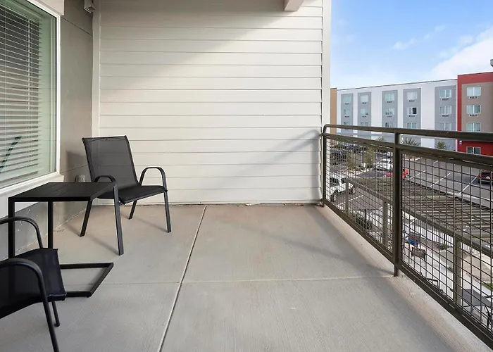Apartment Landing Spectacular 2Bd Pool Clubhouse *