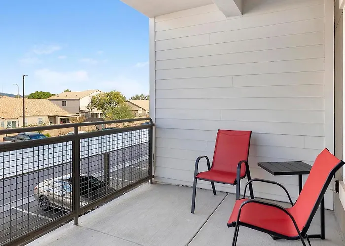Landing Spectacular 2Bd Pool Clubhouse Mesa